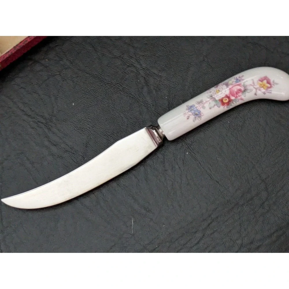 Set of 6 Royal Crown Derby Posies Knife Porcelain Handle 7 Inch Red Fitted Box